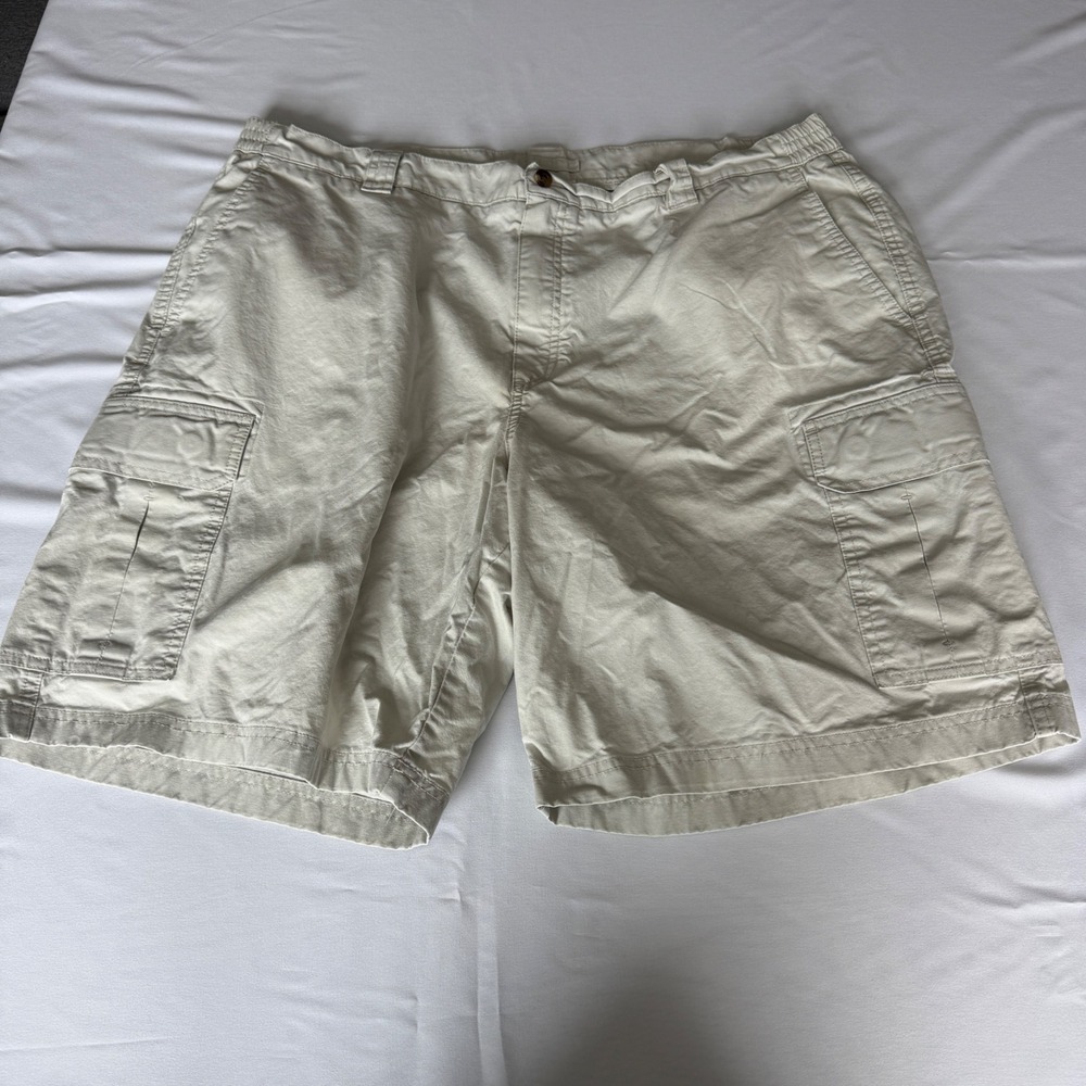 LL Bean Comfort Waist Cargo Shorts Mens 42 Khaki Tan Cotton Twill 2B2476  9"